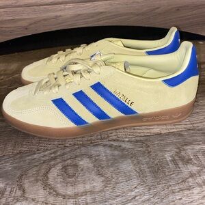 Adidas Gazelle Men's Sneakers - Cream and Blue